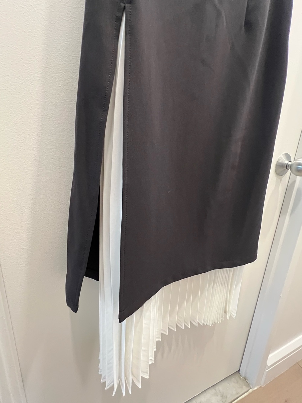 Commence Two Tone Pleated Long Black White Layered Skirt Size XL - Picture 8 of 10